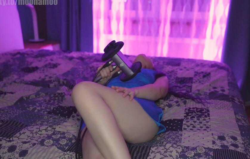 Moona ASMR到我床上来吧.