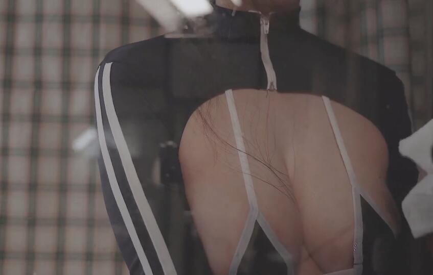 Yoon ying ASMR拜访和清洁照顾我的儿时朋友和女性朋友.