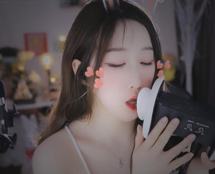 虎牙绮夏ASMR舔耳弹舌.