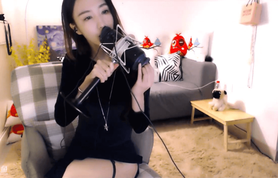 你没见过的贝拉小姐姐asmr助眠 旗袍诱惑+舔耳.