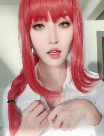 MissWarmJ 控制邪恶的 Makima 将与您玩游戏.