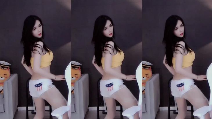 【斗鱼张琪格】火箭群定制热舞福利 貌美肤白 舞技精湛! 35