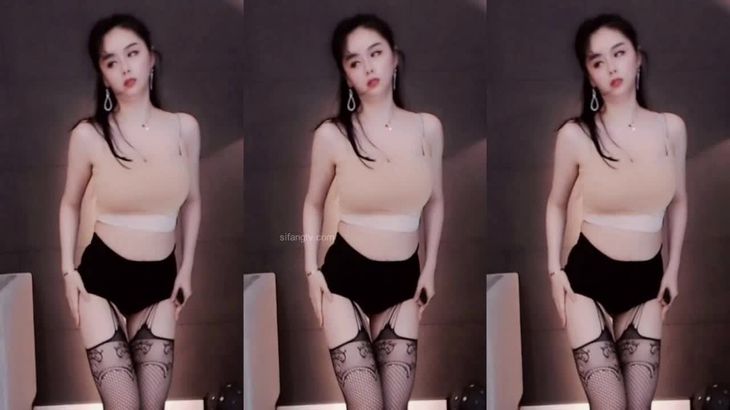 【斗鱼张琪格】火箭群定制热舞福利 貌美肤白 舞技精湛! 12