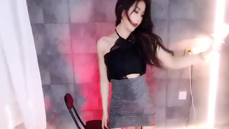 【虎牙桃一/尤娜恩雅】极品大烧货 定制热舞福利合集！26