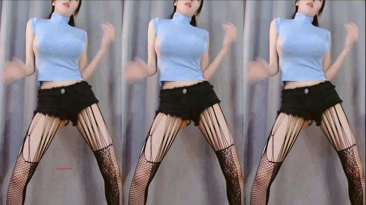 【斗鱼辣条SSS】顶级性感尤物主播 土豪定制福利烧舞合集! 13