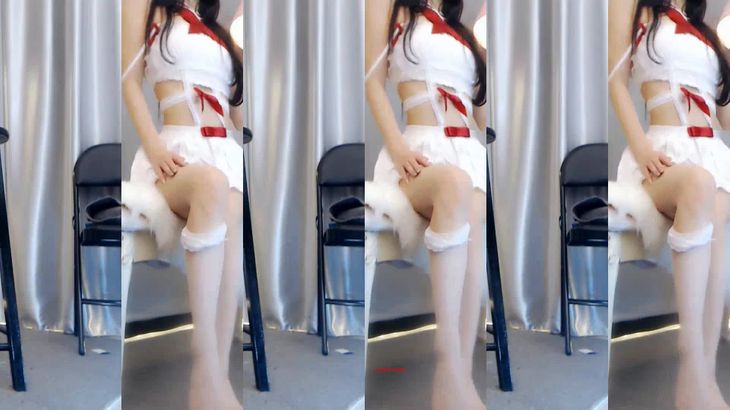 【虎牙温情】清纯系极品少女 定制福利表情热舞全集 良心满满~18