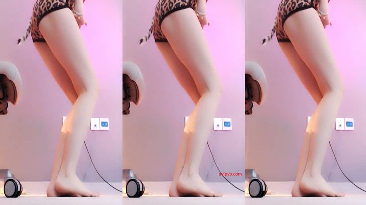 【虎牙小橙子】钞票枪福利热舞 新画风表情加骑乘 干劲满满~ 4