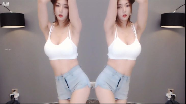 【斗鱼小贝蒂】高颜值御姐主播 极品身材 修长美腿 精选舞蹈集 8