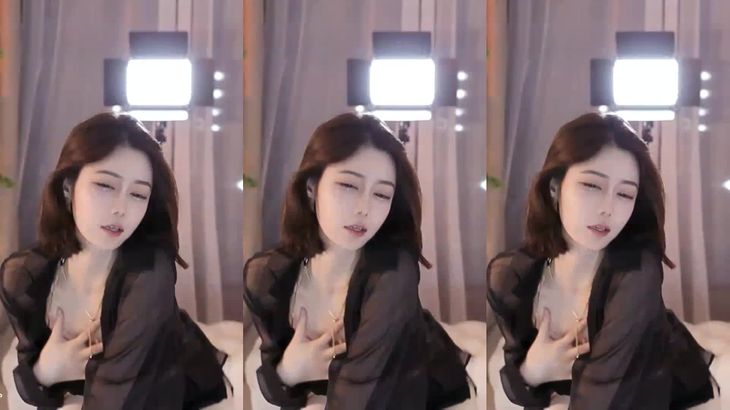 【斗鱼小A懿】高颜值御姐舞姬 钻粉群定制福利热舞 14