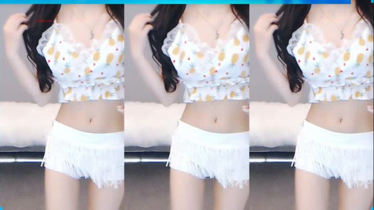 【虎牙温情】清纯系极品少女 定制福利表情热舞全集 良心满满~43