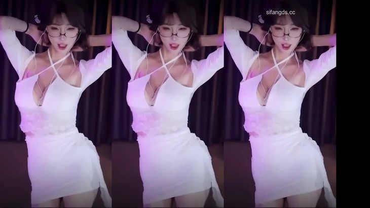 【虎牙张爱玲】会议室定制阿黑颜舞蹈 1