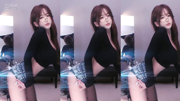 【虎牙赢城冰糖】外表清纯 内心狂野 舞姿诱人