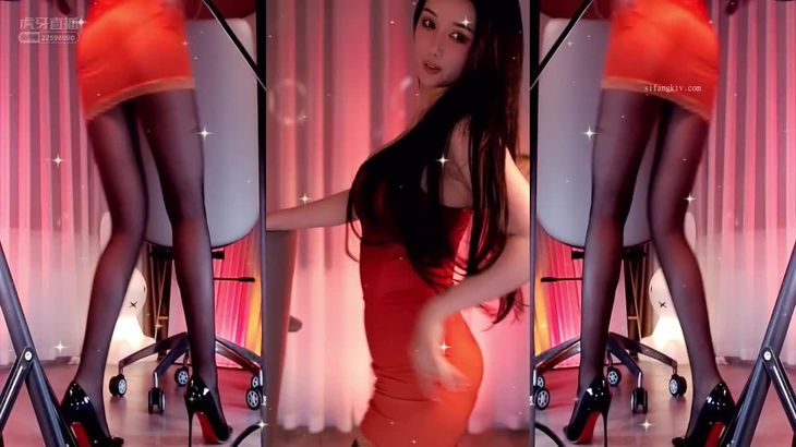 【虎牙是理理吖】小号大招 精彩热舞合集！30