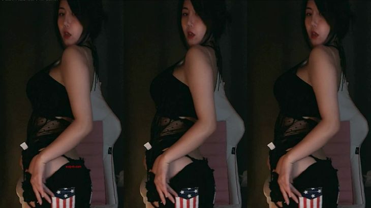 【斗鱼何成琳】极品尤物舞姬 表情福利舞蹈合集 12