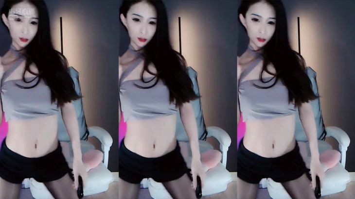 【虎牙盛鸽小5】黑丝足底热舞