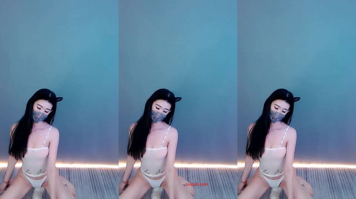 【虎牙灵芸不爱笑】千元独享私定高能烧舞秀 神秘道具 内容爆炸！1