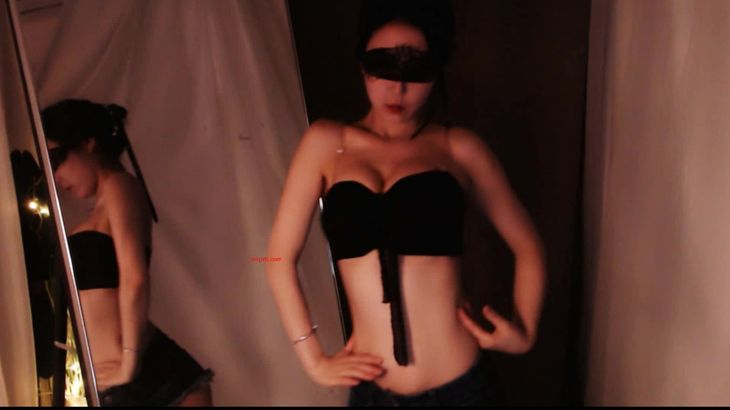 【斗鱼何成琳】翘臀御姐 超火定制福利热舞 3