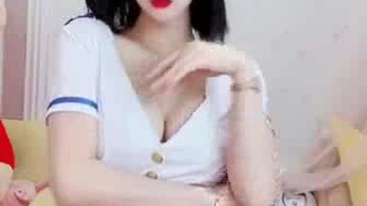 【花椒萌妮】土豪高价定制比基尼热舞 28