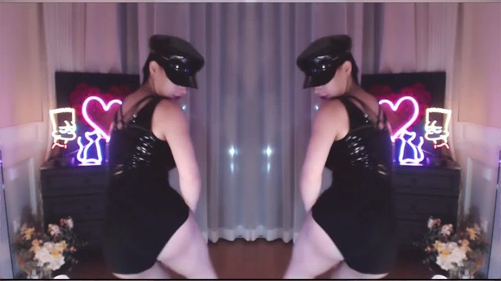 【斗鱼Minana】超短皮裤你喜欢吗