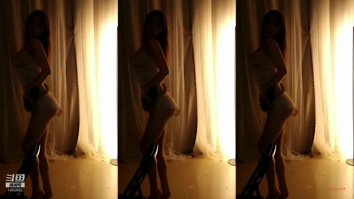 【斗鱼薇薇吖】影子舞衣服不停掉 直播间整活!