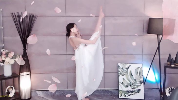 【虎牙话社暖暖】ASMR主播 定制热舞合集 10