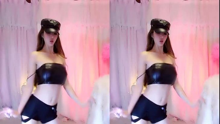 【舞嫣小妖精】高颜值极品身材 名如其人 绝活一字马 千元定制内涵热舞合集 11